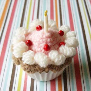 birthday cupcake amigurumi